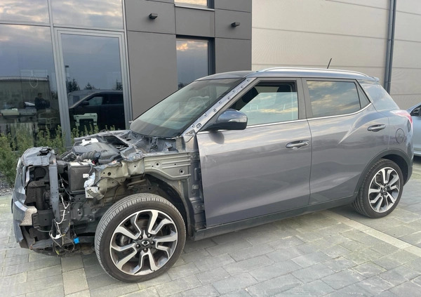 SsangYong Tivoli cena 18500 przebieg: 93000, rok produkcji 2016 z Kudowa-Zdrój małe 137